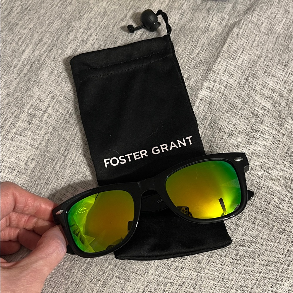 Foster Grant Black Sunglasses